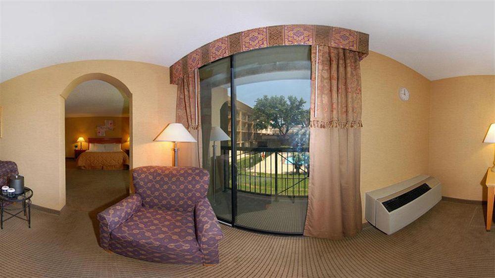 Clarion Hotel Park Central 댈러스 외부 사진